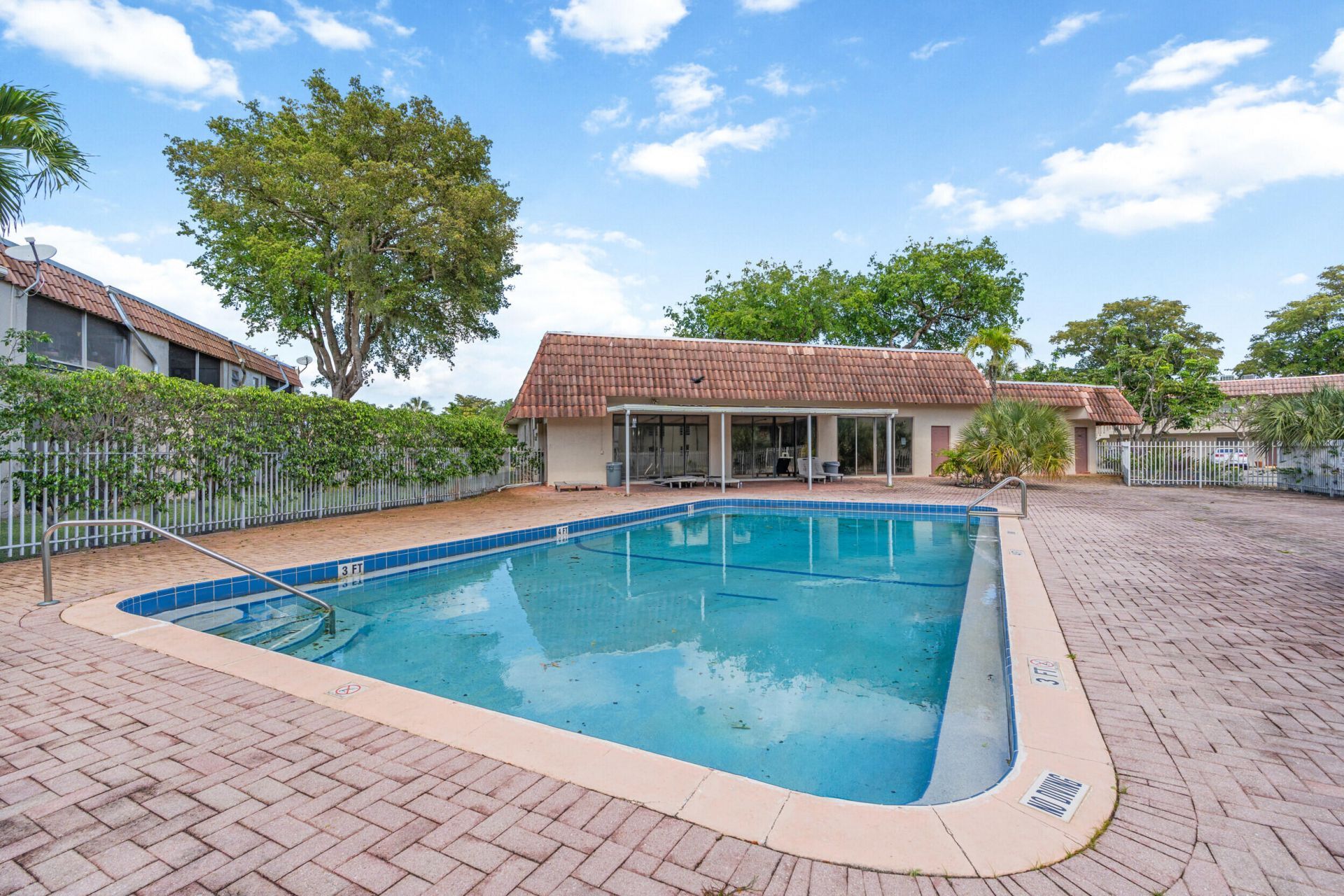 3777 NW 78th Avenue, Unit 1b, Davie, FL 33024 Photo
