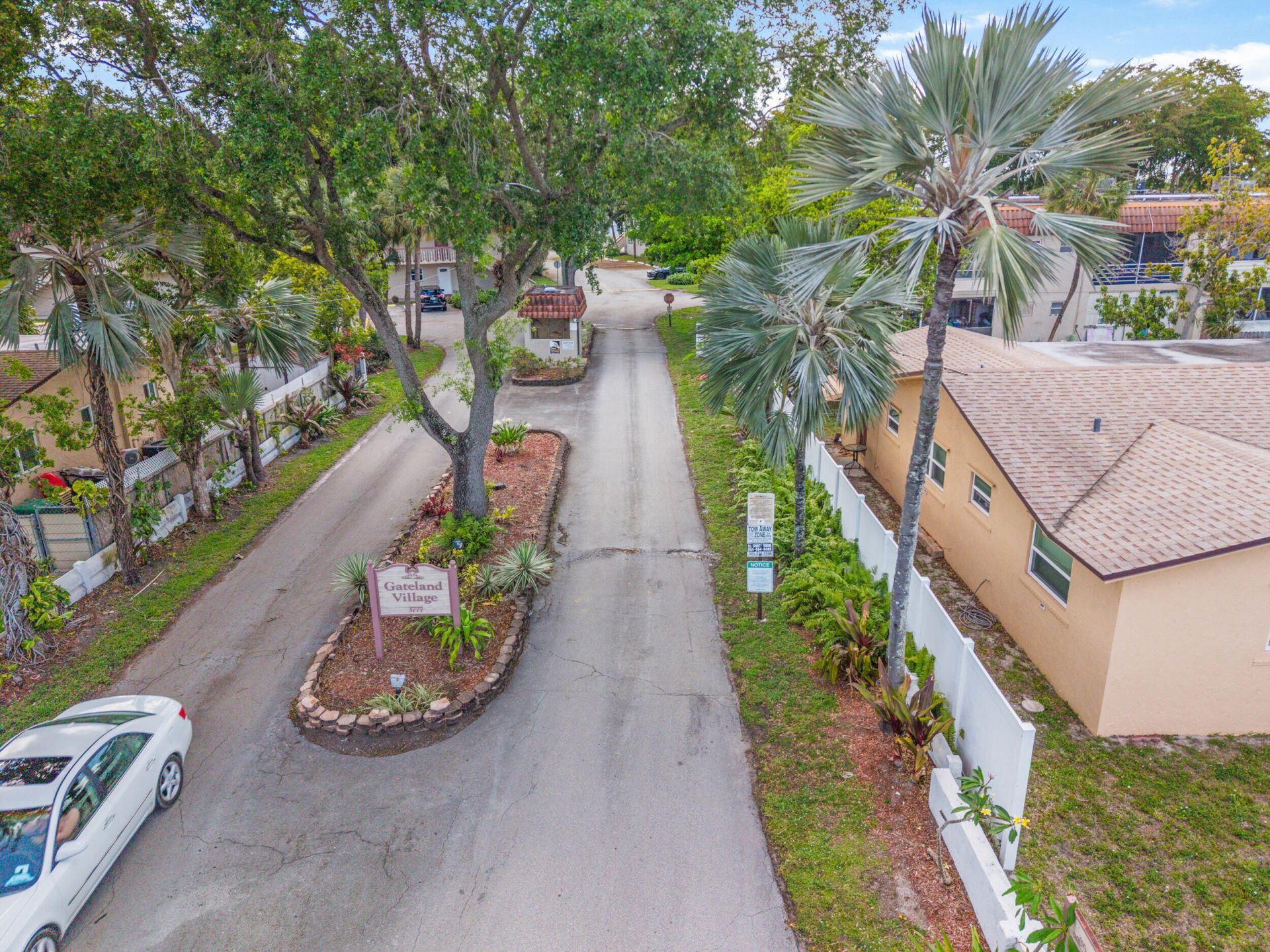 3777 NW 78th Avenue, Unit 1b, Davie, FL 33024 Photo