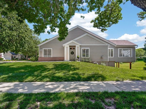 7730 Wistful Vista Drive, Unit 401, West Des Moines, IA 50266