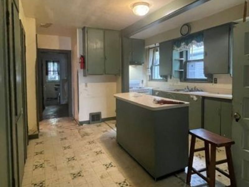 3890 W 34th Street, Cleveland, OH 44109 Photo 11