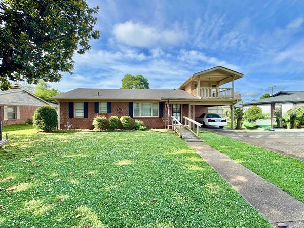 1424 Second St, Tuscumbia, AL 35674