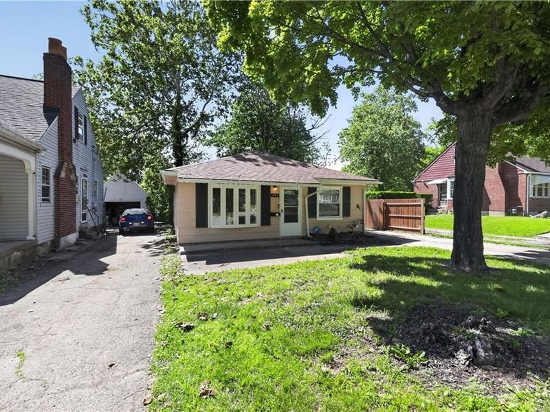 1947 Parkhill Drive, Dayton, OH 45406 Photo 2