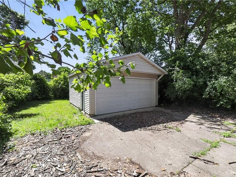 1947 Parkhill Drive, Dayton, OH 45406 Photo 4