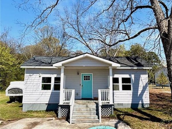 1086 Barton Street , Conyers, GA 30012