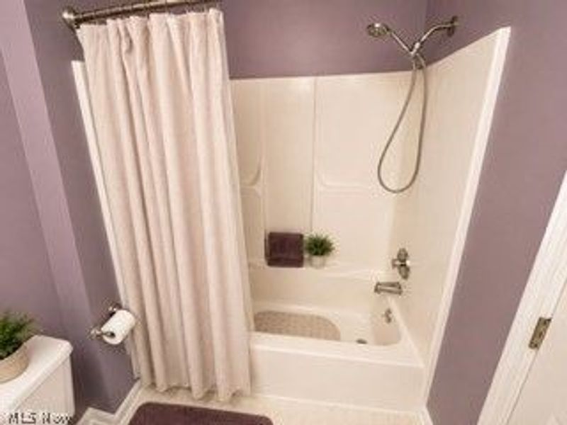 244 Vista Circle, Unit 15B, North Olmsted, OH 44070 Photo 18