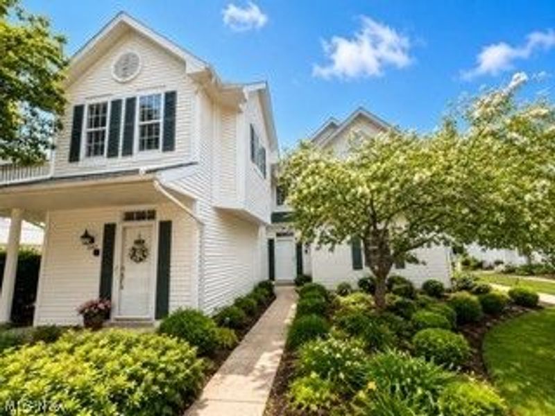 244 Vista Circle, Unit 15B, North Olmsted, OH 44070 Photo 2