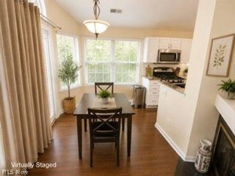 244 Vista Circle, Unit 15B, North Olmsted, OH 44070 Photo 8