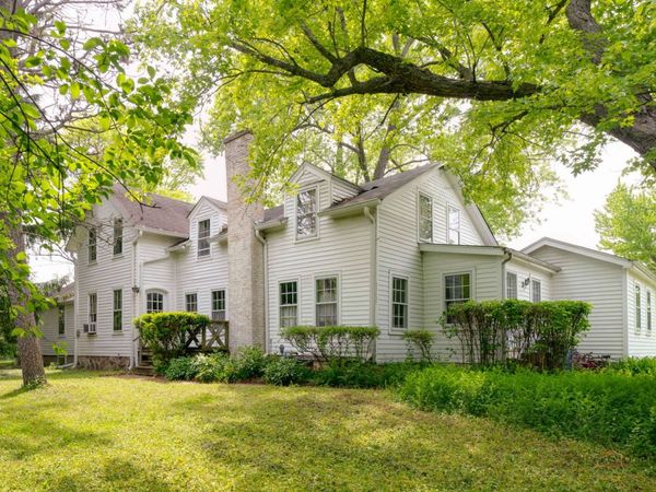 30128 N Saint Marys Road , Libertyville, IL 60048