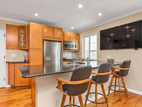 441 W Main Street , Unit 3B, Huntington, NY 11743