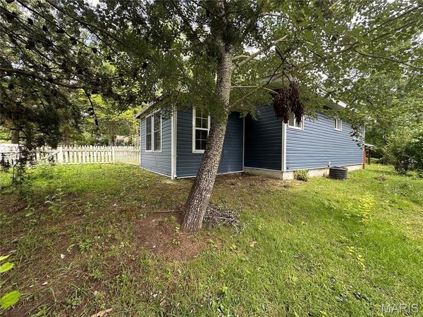28 INDIAN HILLS Drive , Cuba, MO 65453