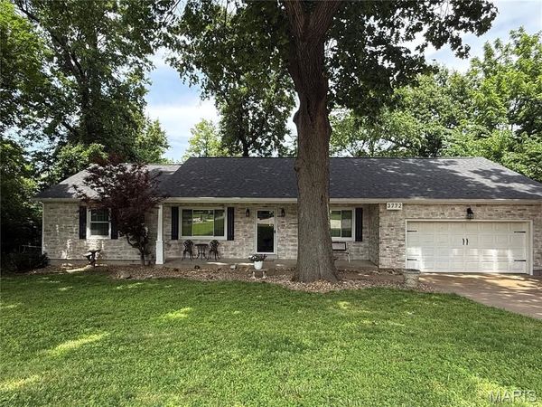 3772 Three Oaks Lane, Bridgeton, MO 63044
