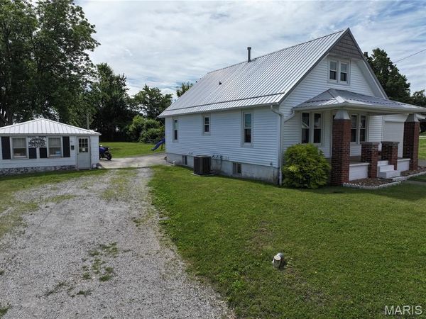 215/217 Doerr Street , Perryville, MO 63775