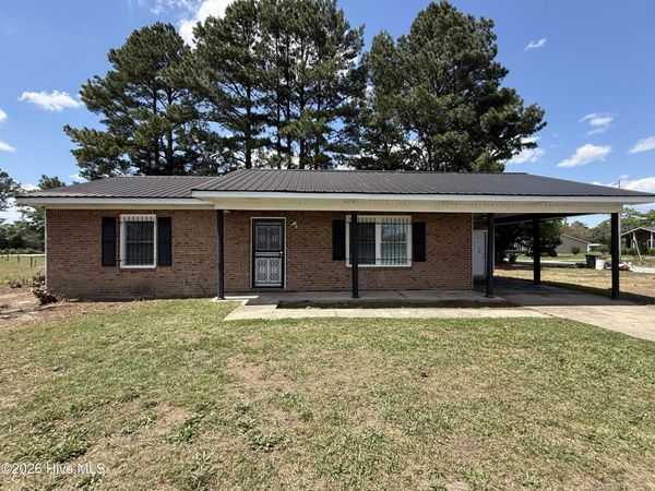 302 Hubert Mclean Avenue, Red Springs, NC 28377