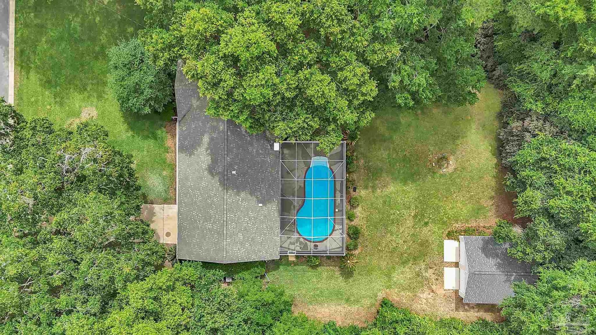 449 Man O War Cir, Cantonment, FL 32533 Main Photo