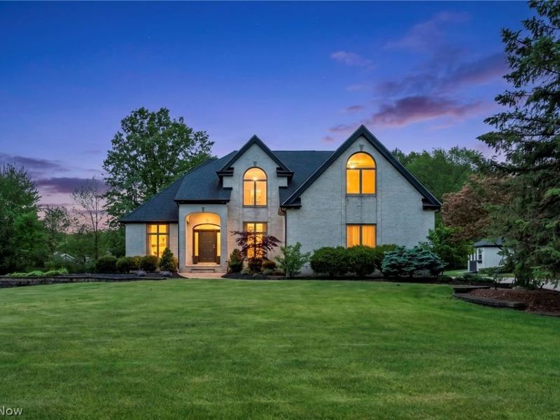 9871 Highland Drive, Brecksville, OH 44141 Photo 2