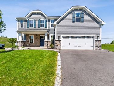 1086 Harlowe Lane, Farmington, NY 14425