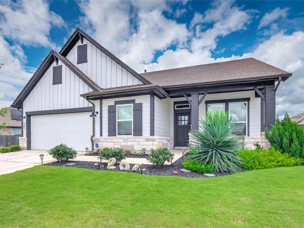 107 Freeman Day DR, Bastrop, TX 78602