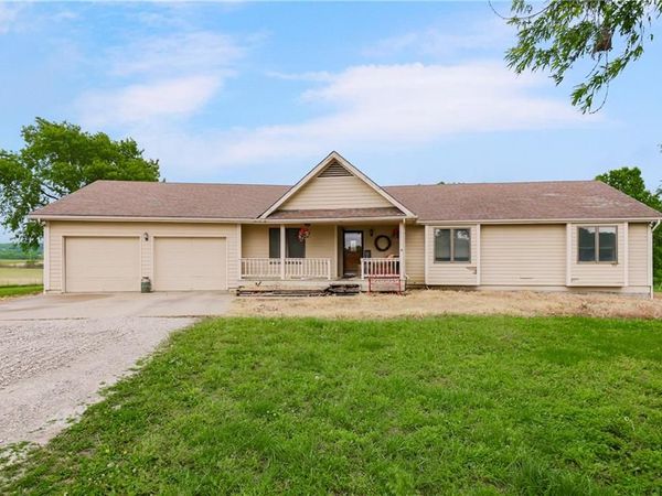 15628 238th Street, Tonganoxie, KS 66086
