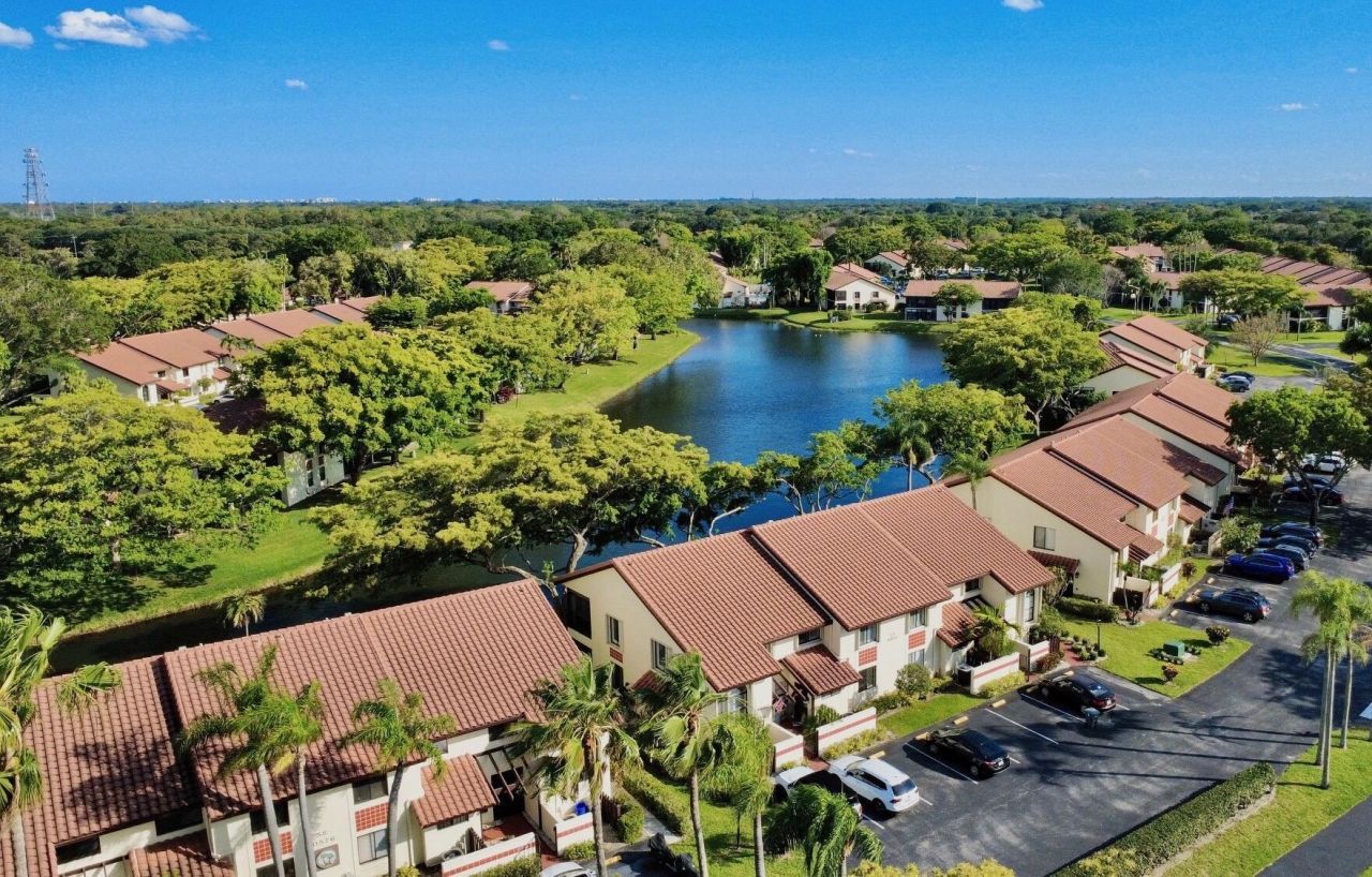 10975 Dolphin Palm Court, Unit B, Boynton Beach, FL 33437 Photo