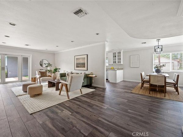 7027 Gloria Avenue, Lake Balboa, CA 91406