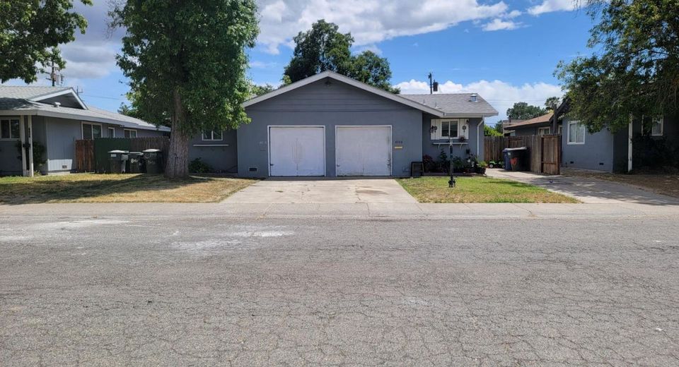 8008-8010 Loucreta Dr, Sacramento, CA 95828 Photo