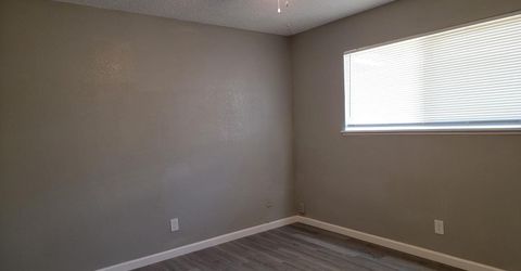 8008-8010 Loucreta Dr, Sacramento, CA 95828 Photo