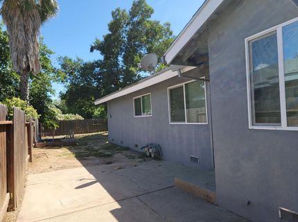 8008-8010 Loucreta Dr, Sacramento, CA 95828 Photo