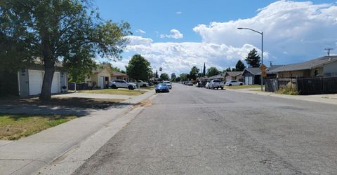 8008-8010 Loucreta Dr, Sacramento, CA 95828 Photo