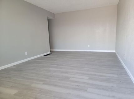 8008-8010 Loucreta Dr, Sacramento, CA 95828 Photo
