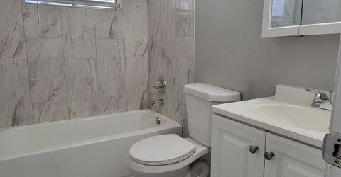 8008-8010 Loucreta Dr, Sacramento, CA 95828 Photo