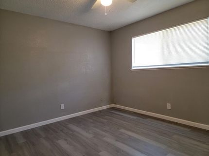 8008-8010 Loucreta Dr, Sacramento, CA 95828 Photo