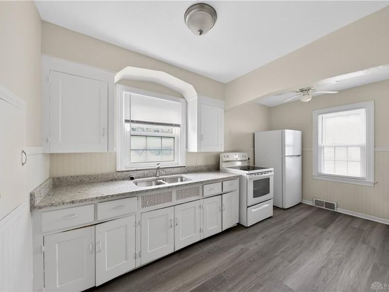 121 S Smithville Road, Dayton, OH 45431 Photo 7