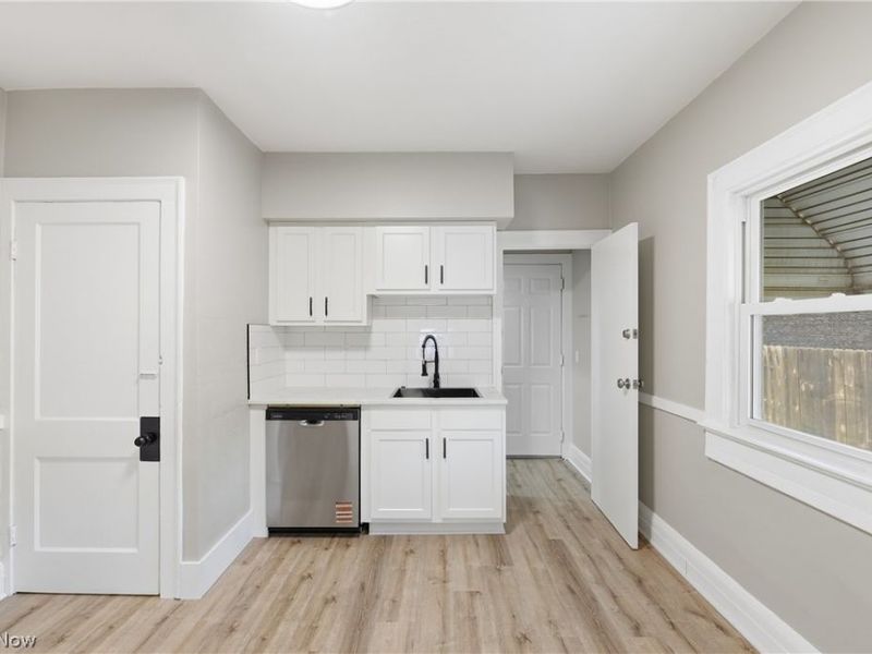 13202 Melzer Avenue, Cleveland, OH 44120 Photo 18