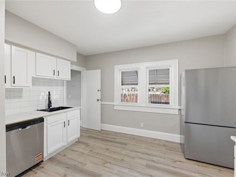 13202 Melzer Avenue, Cleveland, OH 44120 Photo 20