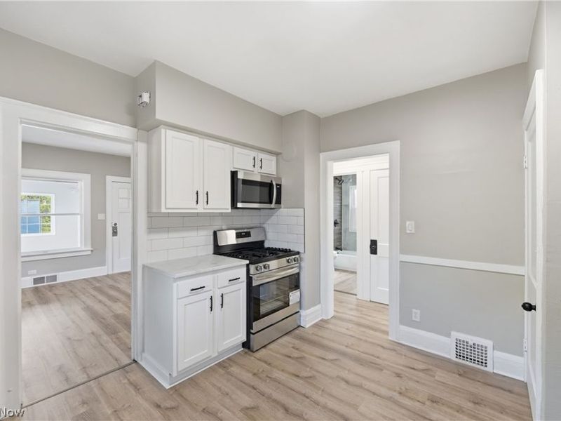 13202 Melzer Avenue, Cleveland, OH 44120 Photo 22