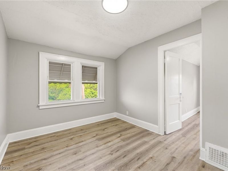 13202 Melzer Avenue, Cleveland, OH 44120 Photo 27