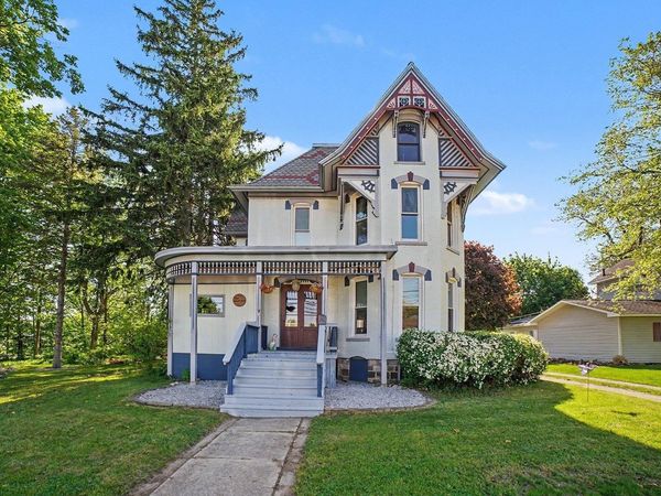 220 Main Street N, St Louis, MI 48880
