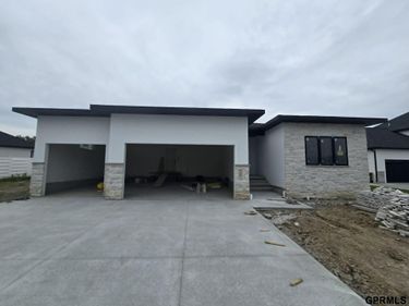 9160 Hillcrest Trail , Lincoln, NE 68510