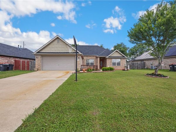 3384 Westminster Avenue , Springdale, AR 72762