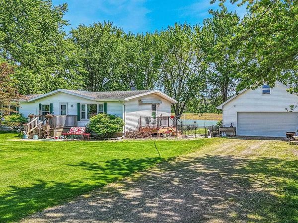 N8053 HICKORY ROAD, Bear Creek, WI 54922