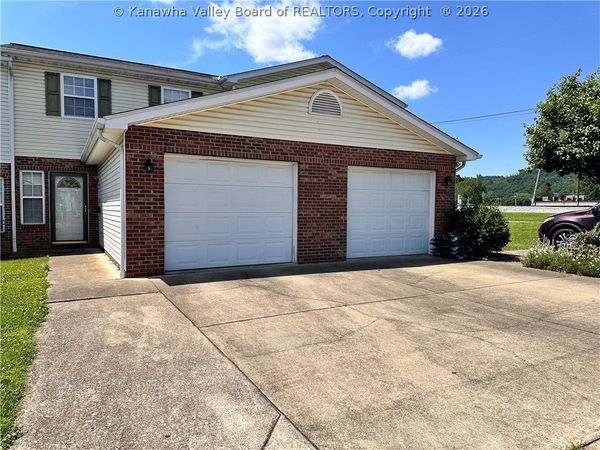 909 4th Avenue, St Albans, WV 25177