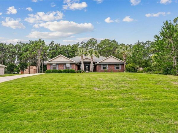 2021 Pelican Lane, Navarre, FL 32566