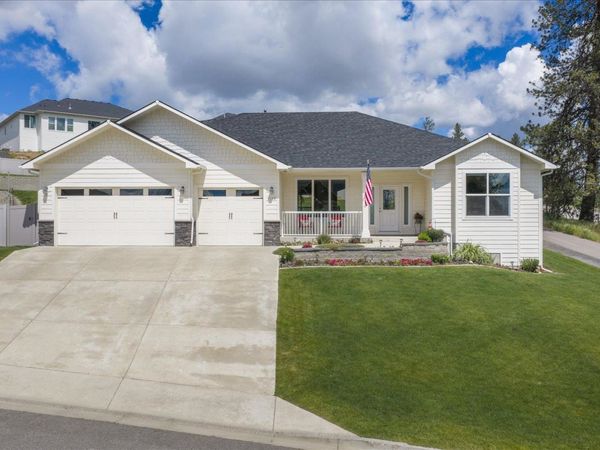 9302 W Floyd Dr, Cheney, WA 99004