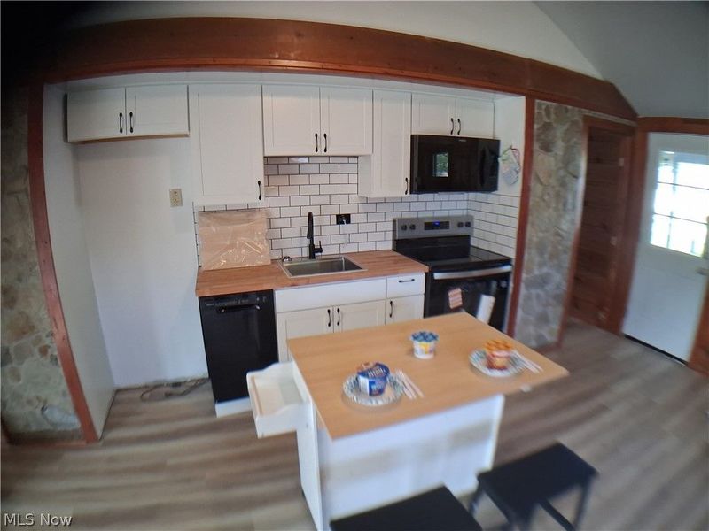 1555 Glenview Avenue, Madison, OH 44057 Photo 12