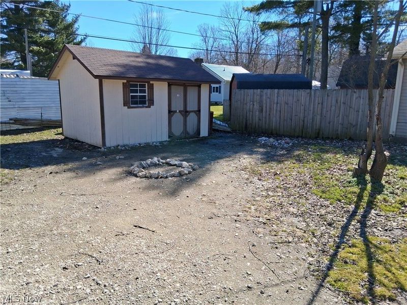 1555 Glenview Avenue, Madison, OH 44057 Photo 4