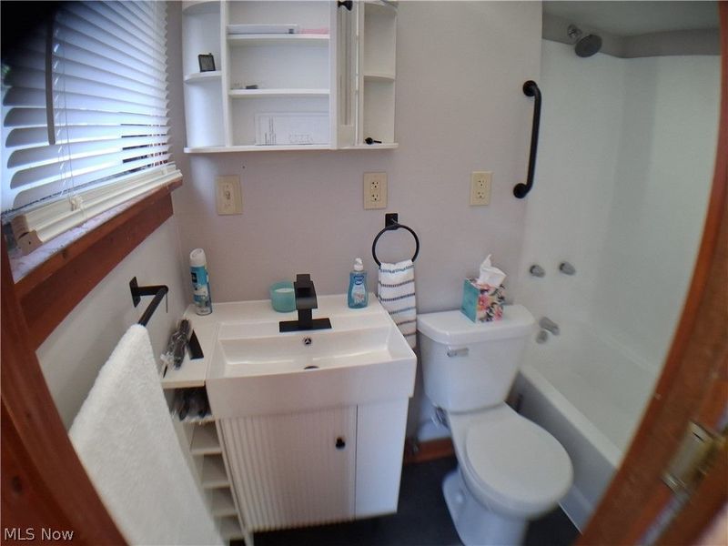 1555 Glenview Avenue, Madison, OH 44057 Photo 9