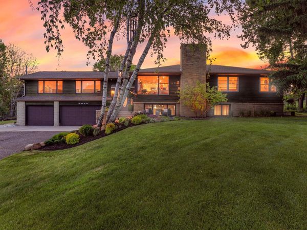 2011 Toledo Avenue N, Golden Valley, MN 55422