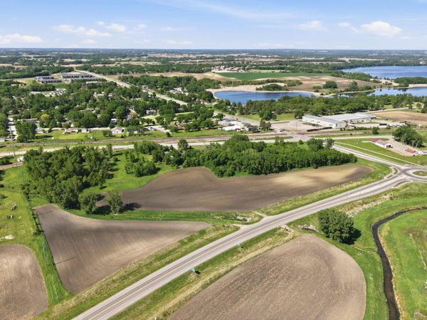 3077 Us-12 , Willmar, MN 56201