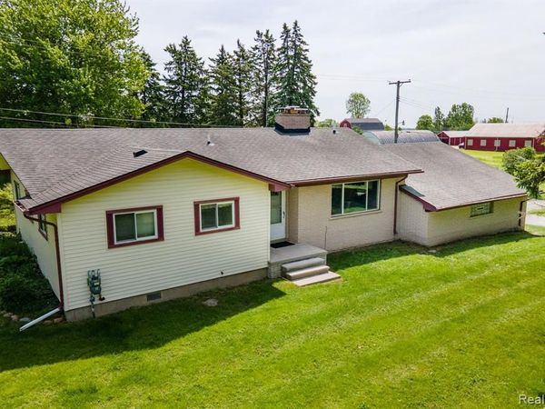 5871 Brewster Road, Oakland Twp, MI 48306