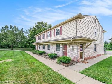 204 Princeton Drive, South Lyon, MI 48178